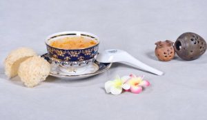 Lạ miệng với cách dùng tổ yến chưng hạnh nhân